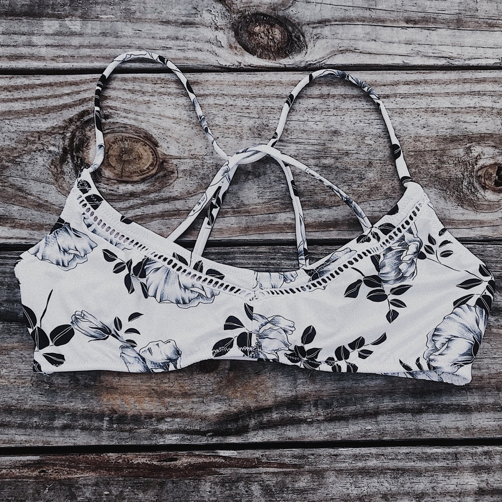 SOLD ❤️Cute Bikini Top